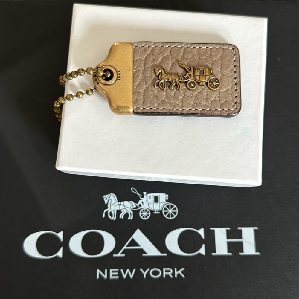 COACH 1941 Hangtag X L size. ‼️FINAL PRICE
